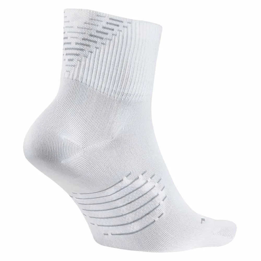 nike dry lightweight quarter